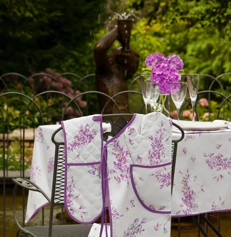 Decorative image showcasing Tablecloths